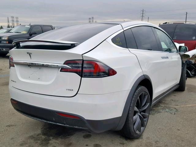 5YJXCBE28HF076171 - 2017 TESLA MODEL X WHITE photo 4