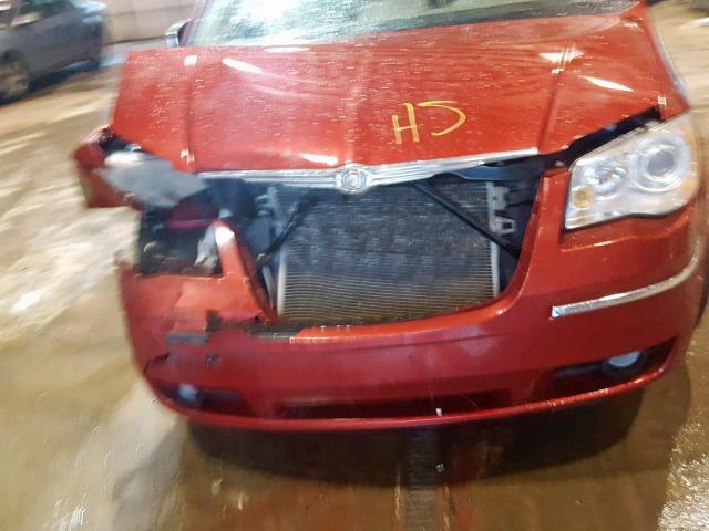 2A8HR64X48R690106 - 2008 CHRYSLER TOWN & COU RED photo 10