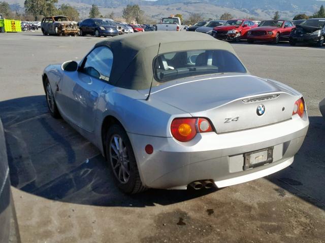 4USBT33433LS48076 - 2003 BMW Z4 2.5 SILVER photo 3