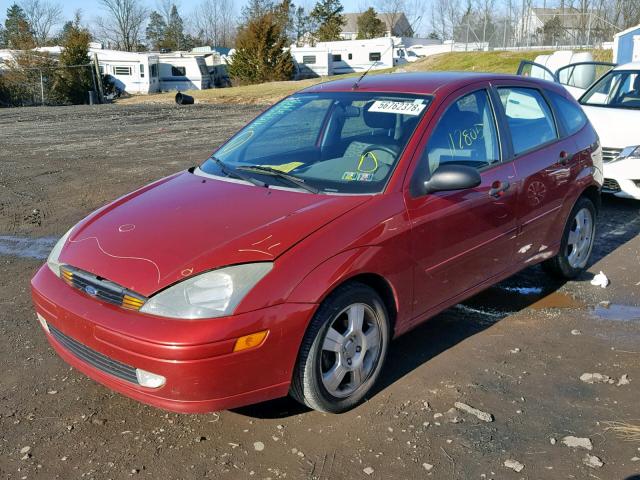 3FAFP37344R128373 - 2004 FORD FOCUS ZX5 RED photo 2