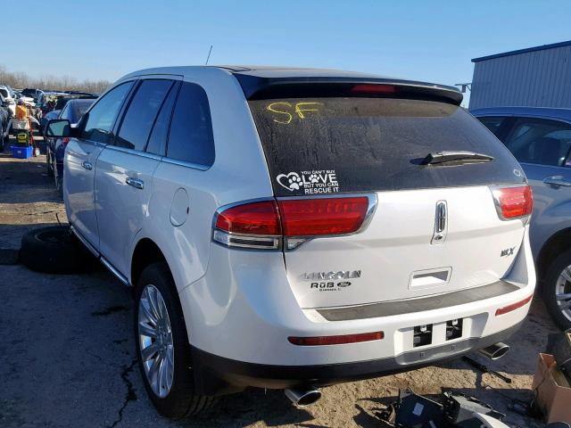 2LMDJ6JK0DBL04841 - 2013 LINCOLN MKX WHITE photo 3