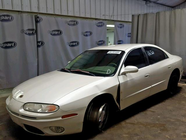 1G3GS64C424238106 - 2002 OLDSMOBILE AURORA 4.0 WHITE photo 2