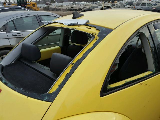 3VWPW3AG3AM023021 - 2010 VOLKSWAGEN NEW BEETLE Gelb Foto 9