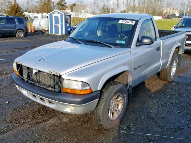 1B7GG36NX2S502245 - 2002 DODGE DAKOTA SPO SILVER photo 2