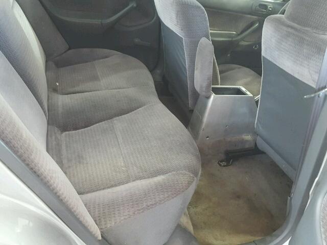 2HGEJ6613YH503634 - 2000 HONDA CIVIC BASE Gümüş foto 6