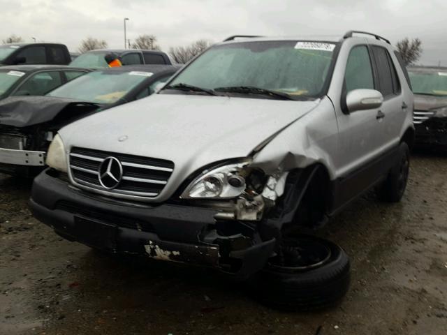 4JGAB57E53A423521 - 2003 MERCEDES-BENZ ML 350 SILVER photo 2