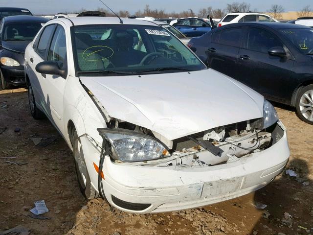 1FAFP34N77W289582 - 2007 FORD FOCUS ZX4 WHITE photo 1