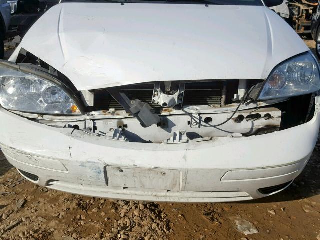 1FAFP34N77W289582 - 2007 FORD FOCUS ZX4 WHITE photo 9