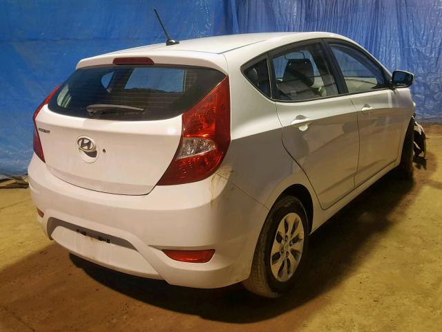 KMHCT5AE3HU336687 - 2017 HYUNDAI ACCENT SE WHITE photo 4