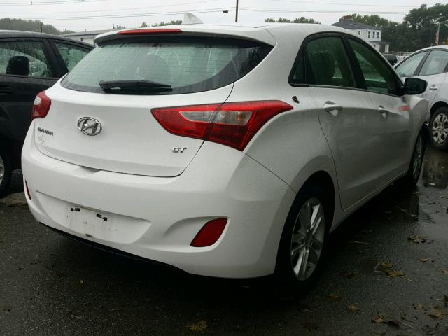 KMHD35LE4DU027063 - 2013 HYUNDAI ELANTRA GT WHITE photo 4