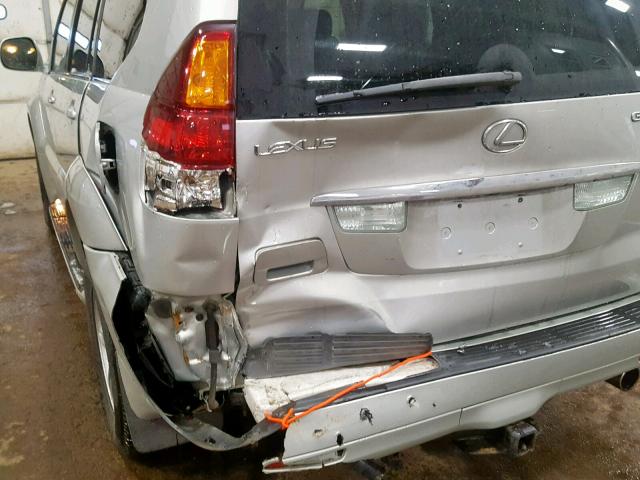 JTJBT20X150095701 - 2005 LEXUS GX 470 SILVER photo 9