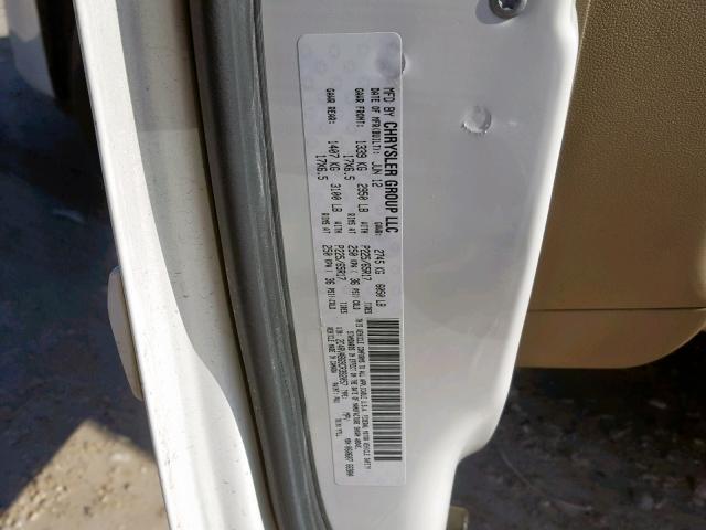 2C4RVABG9CR392057 - 2012 VOLKSWAGEN ROUTAN SE WHITE photo 10