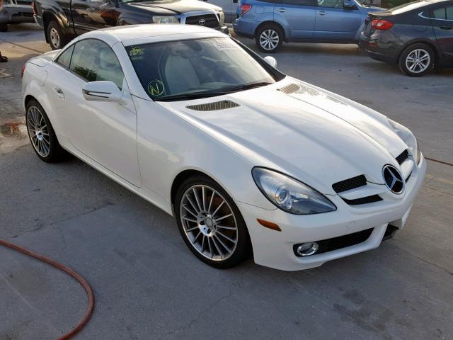 WDBWK5EA9AF225971 - 2010 MERCEDES-BENZ SLK 300 WHITE photo 1