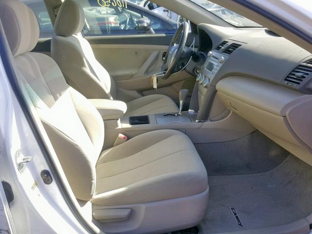 4T4BE46K69R137879 - 2009 TOYOTA CAMRY BASE 白色 照片 5