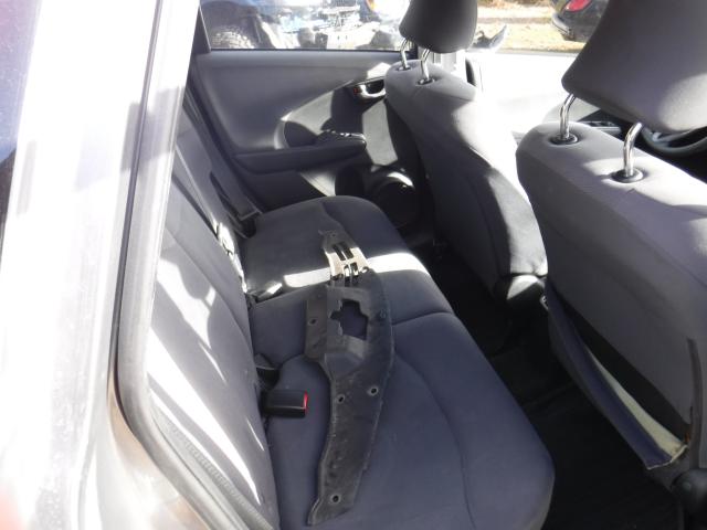 JHMGE87219S055126 - 2009 HONDA FIT GRAY photo 6