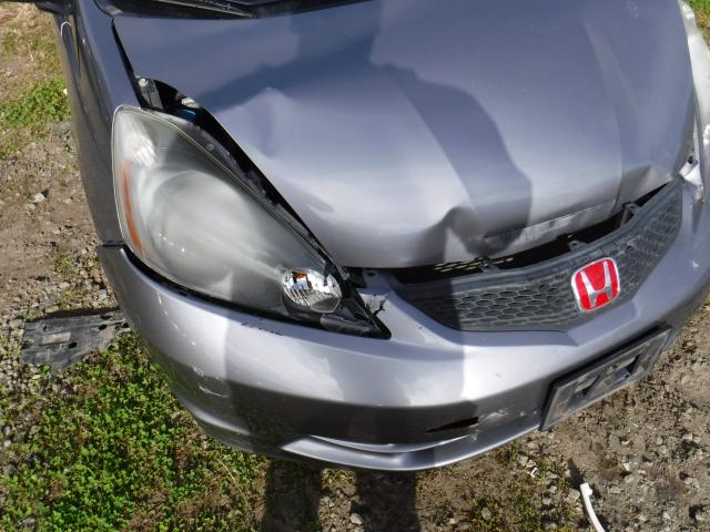 JHMGE87219S055126 - 2009 HONDA FIT GRAY photo 9