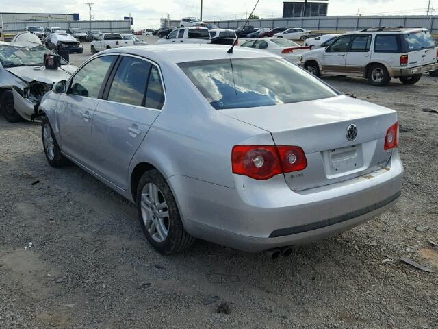 3VWEF71K87M202618 - 2007 VOLKSWAGEN JETTA WOLF SILVER photo 3