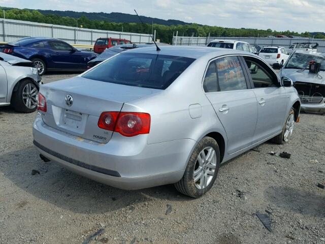 3VWEF71K87M202618 - 2007 VOLKSWAGEN JETTA WOLF SILVER photo 4