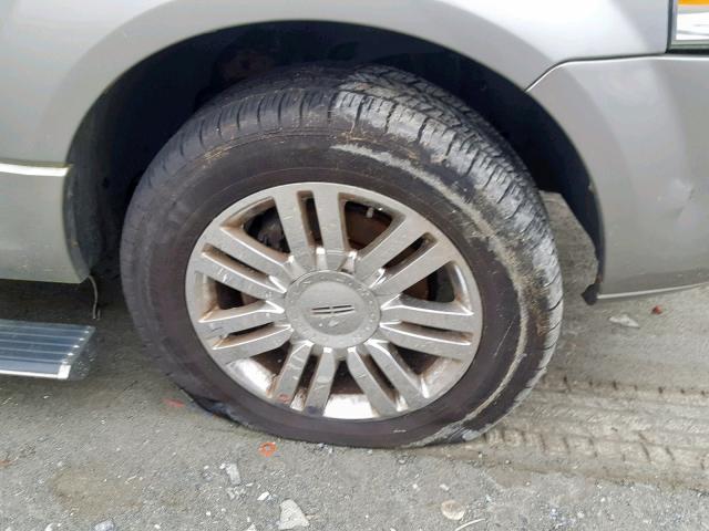 5LMFU28558LJ00155 - 2008 LINCOLN NAVIGATOR 灰色 照片 9