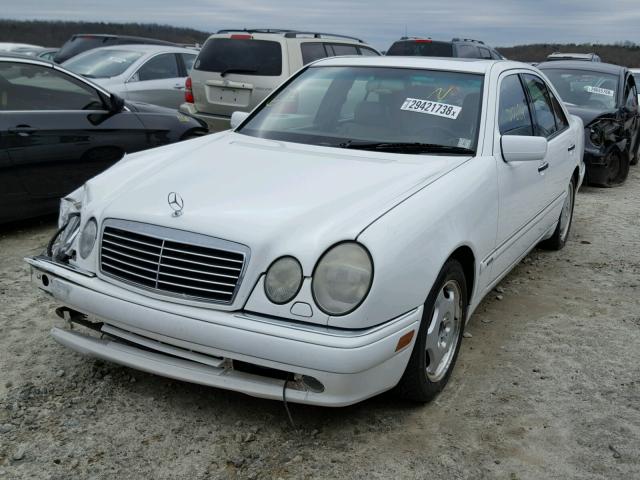 WDBJF72F7VA341389 - 1997 MERCEDES-BENZ E 420 WHITE photo 2