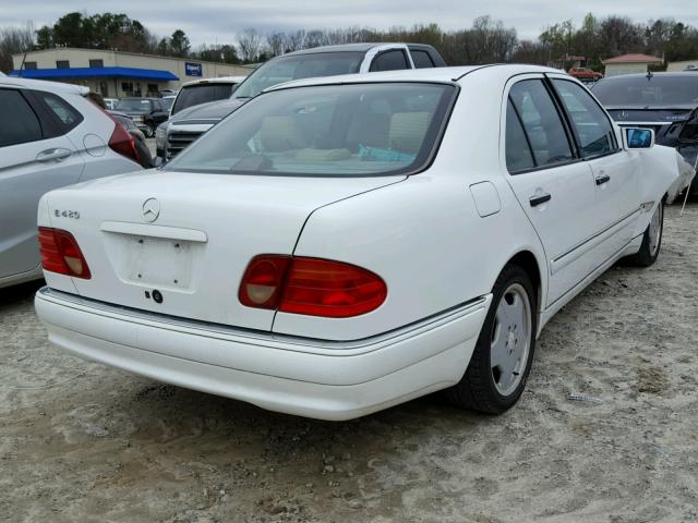 WDBJF72F7VA341389 - 1997 MERCEDES-BENZ E 420 WHITE photo 4