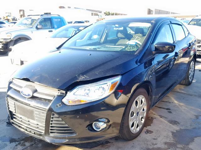 1FAHP3F2XCL449185 - 2012 FORD FOCUS SE CHARCOAL photo 2