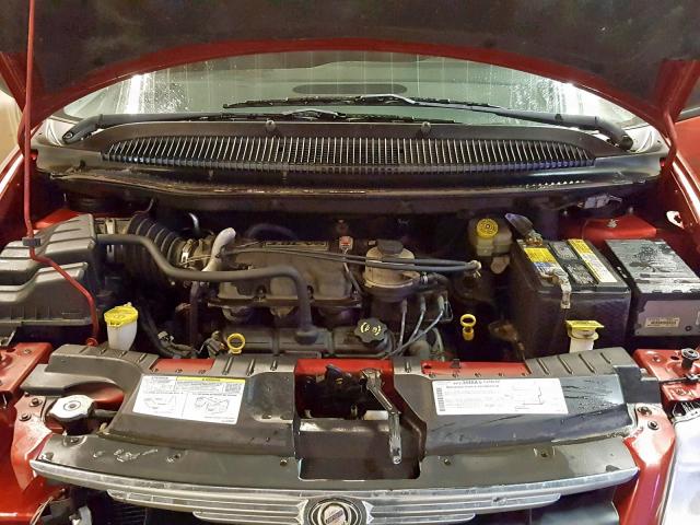 2C4GP54L55R504746 - 2005 CHRYSLER TOWN & COU RED photo 7