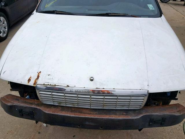 1G1BL52PXTR153811 - 1996 CHEVROLET CAPRICE / WHITE photo 7