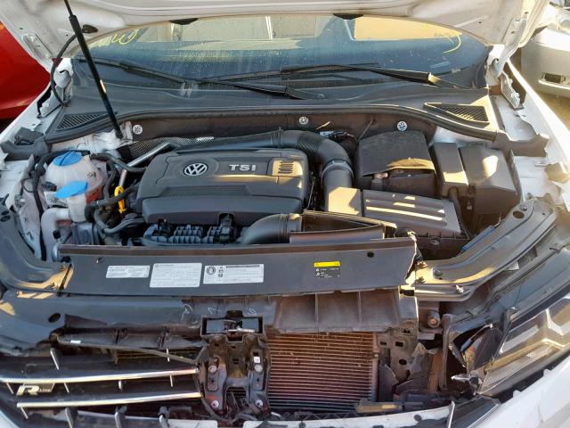 1VWDT7A32HC053445 - 2017 VOLKSWAGEN PASSAT R-L WHITE photo 7