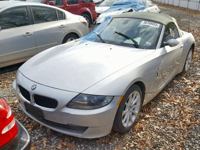 4USBU33567LW70323 - 2007 BMW Z4 3.0 SILVER photo 2