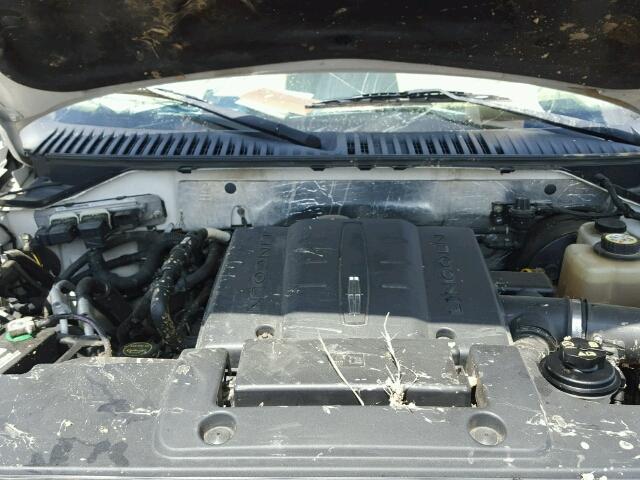 5LMFU27558LJ09133 - 2008 LINCOLN NAVIGATOR Blanc photo 7