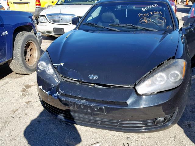 KMHHM66D58U265498 - 2008 HYUNDAI TIBURON GS BLACK photo 9