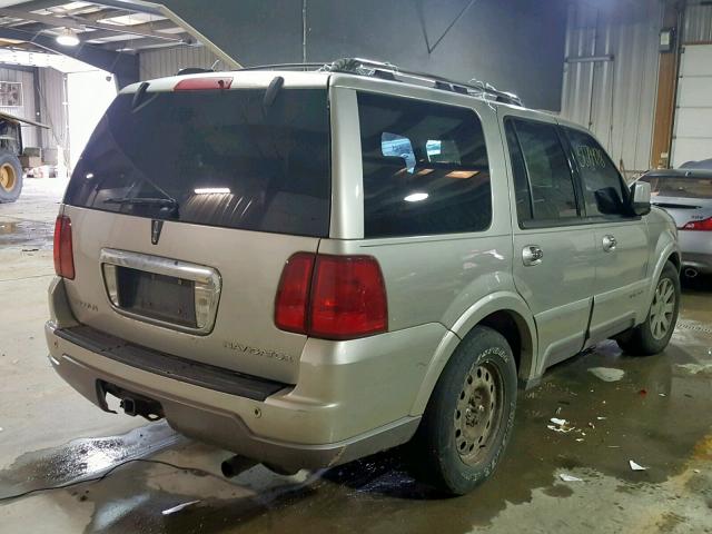 5LMFU28R54LJ28745 - 2004 LINCOLN NAVIGATOR 银色 照片 4