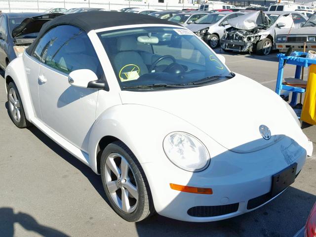 3VWFG31Y77M415932 - 2007 VOLKSWAGEN NEW BEETLE WHITE photo 1