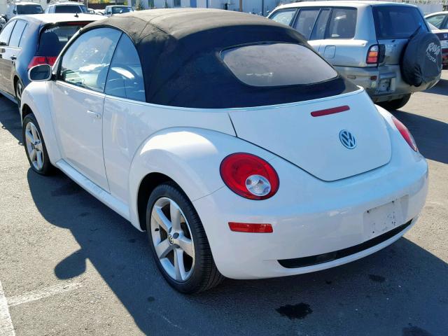 3VWFG31Y77M415932 - 2007 VOLKSWAGEN NEW BEETLE WHITE photo 3