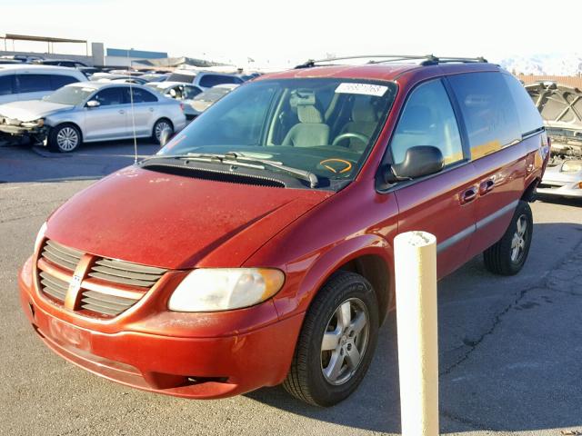 1D4GP45R55B256495 - 2005 DODGE CARAVAN SX RED photo 2