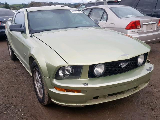 1ZVFT82H755181379 - 2005 FORD MUSTANG GT GREEN photo 1