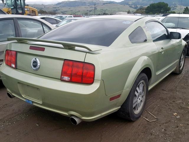 1ZVFT82H755181379 - 2005 FORD MUSTANG GT GREEN photo 4