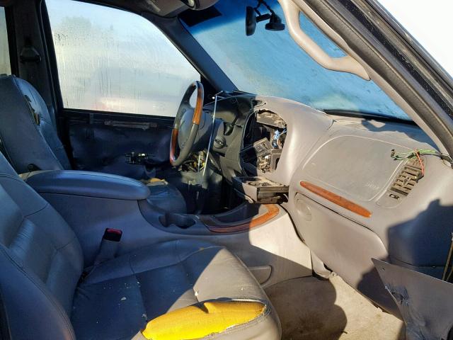 5LMPU28AXXLJ30445 - 1999 LINCOLN NAVIGATOR 黑色 照片 5