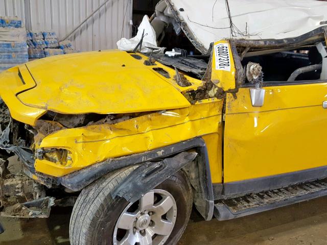 JTEZU11F670004564 - 2007 TOYOTA FJ CRUISER YELLOW photo 9