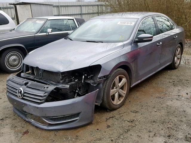 1VWBP7A3XDC120668 - 2013 VOLKSWAGEN PASSAT SE GRAY photo 2