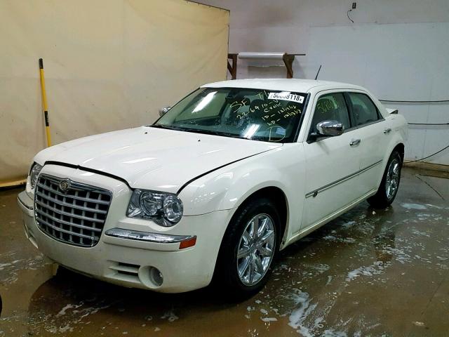 2C3KA63H78H251507 - 2008 CHRYSLER 300C WHITE photo 2