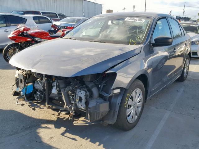 3VW2K7AJ4EM316053 - 2014 VOLKSWAGEN JETTA BASE GRAY photo 2