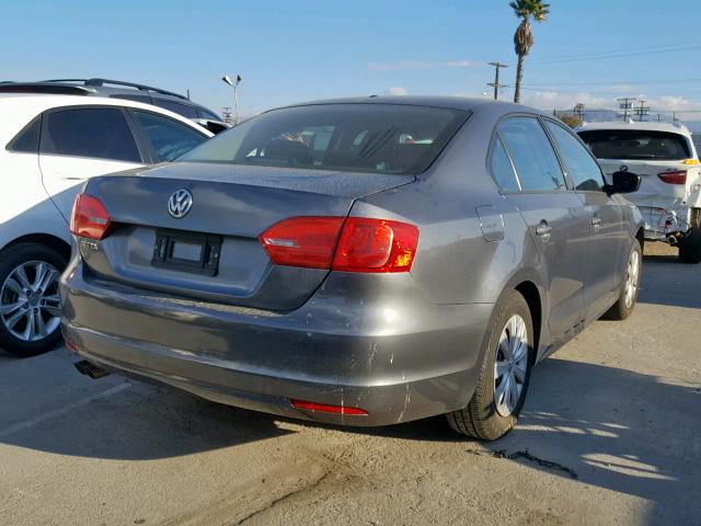 3VW2K7AJ4EM316053 - 2014 VOLKSWAGEN JETTA BASE GRAY photo 4