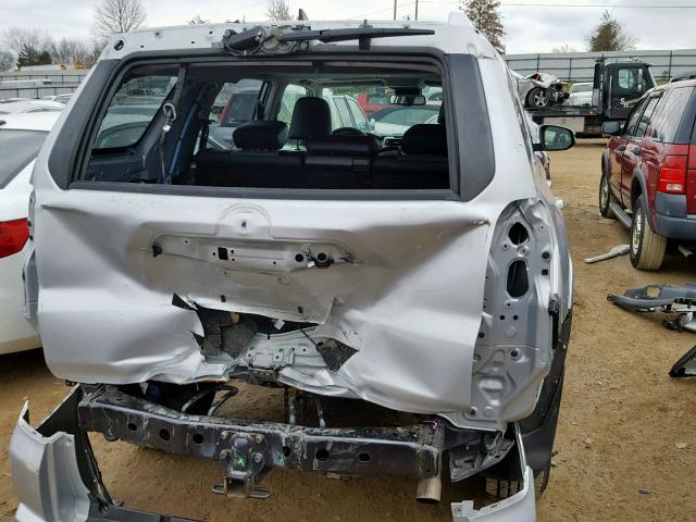 JTEBU5JR2F5251617 - 2015 TOYOTA 4RUNNER SR SILVER photo 9