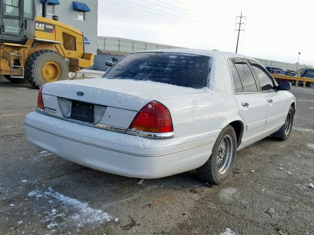 2FAFP74W2YX204959 - 2000 FORD CROWN VICT WHITE photo 4