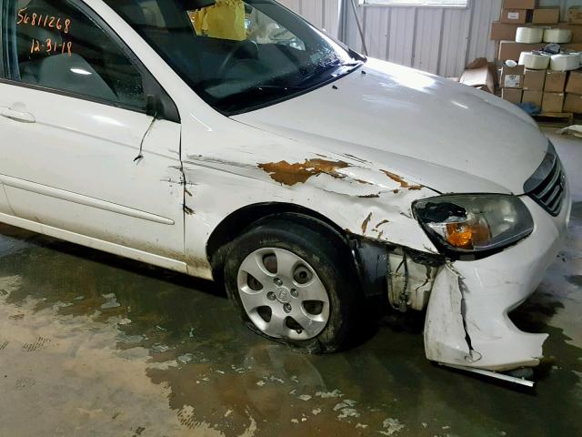 KNAFE221095660131 - 2009 KIA SPECTRA EX WHITE photo 9