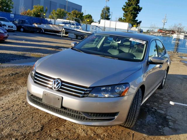 1VWAP7A30EC018759 - 2014 VOLKSWAGEN PASSAT S SILVER photo 2