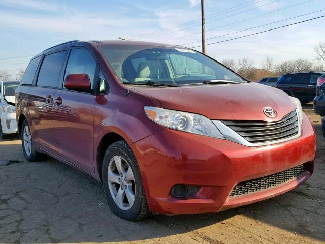 5TDKK3DC5BS005316 - 2011 TOYOTA SIENNA LE RED photo 1