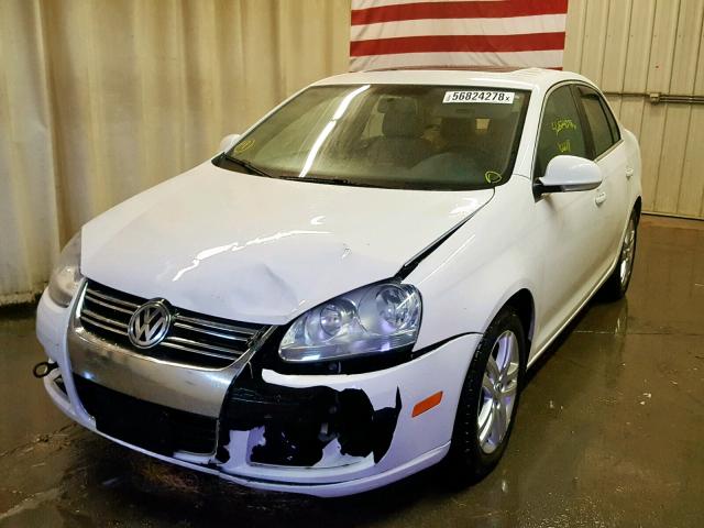 3VWRL71K89M121616 - 2009 VOLKSWAGEN JETTA TDI WHITE photo 2